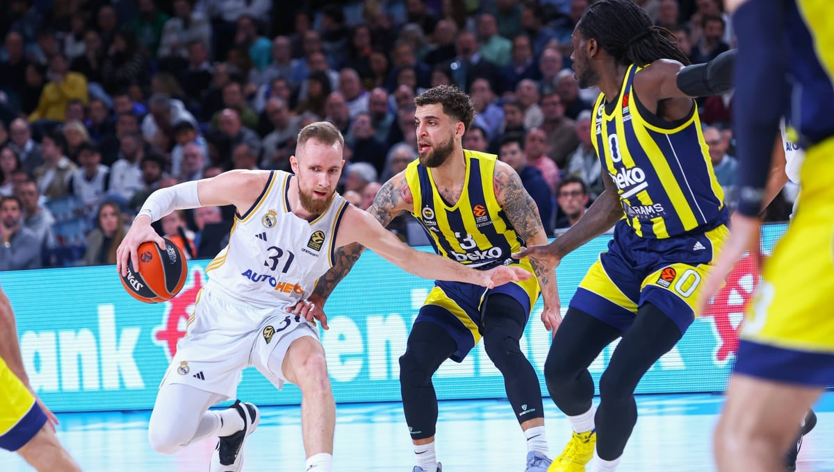 El Barça golpea en Valencia y el Madrid flaquea