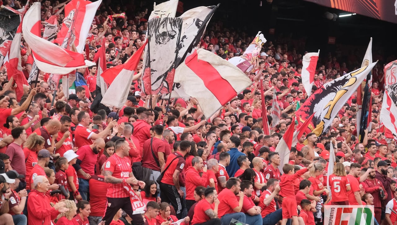 Los 'Mendilovers', la media Sevilla que no durmió