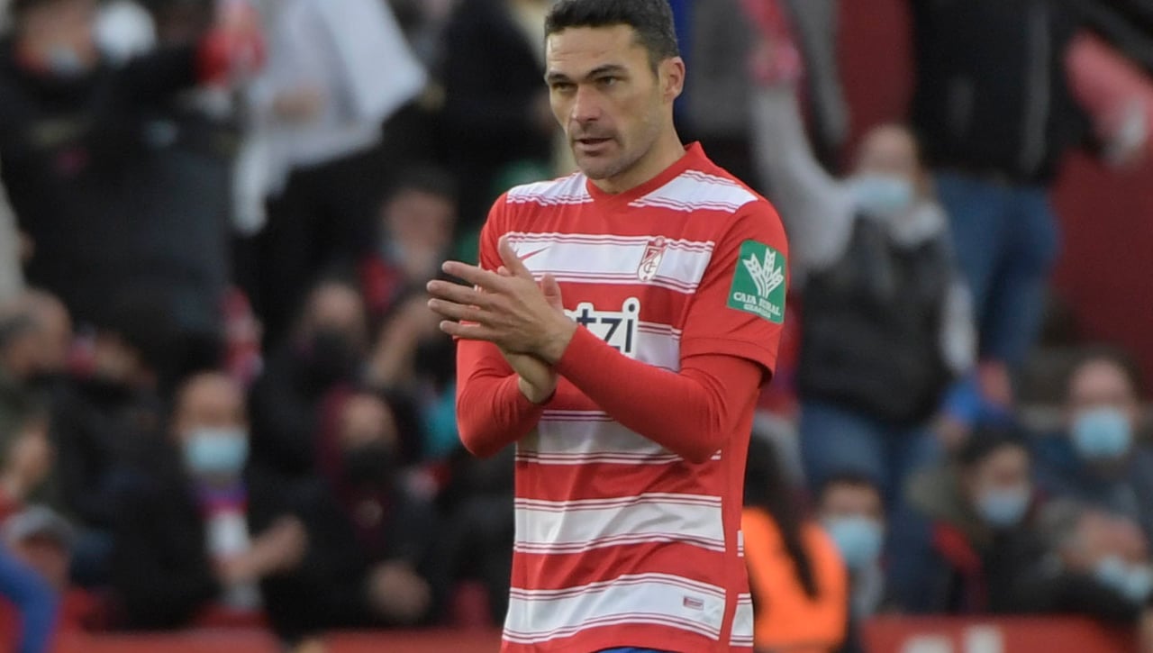 Jorge Molina pide ir "paso a paso" con el Granada 