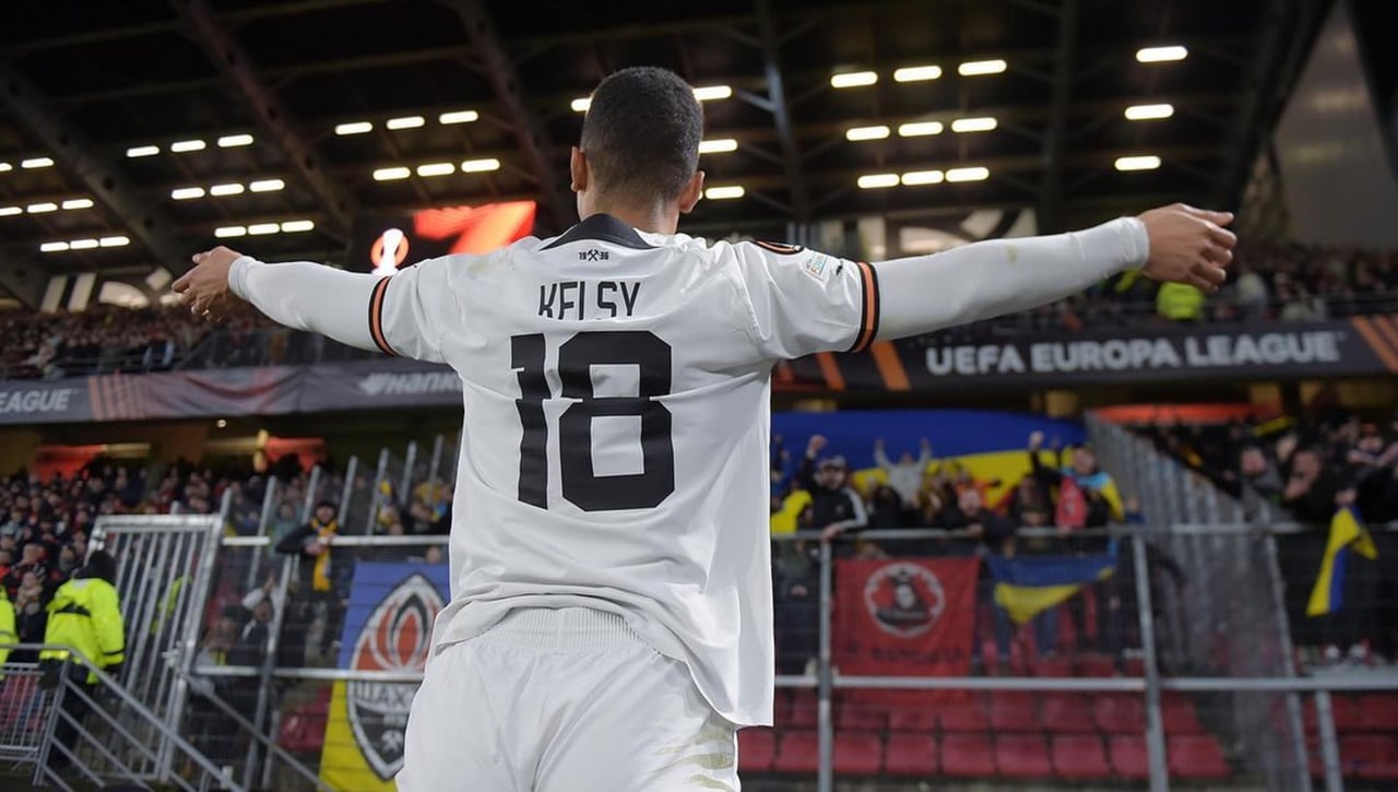 Meza, Kelsy, Pavlidis y el 'plan renove' de la delantera del Sevilla