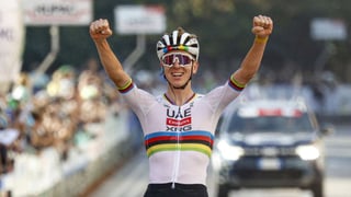 Tadej Pogacar da el golpe