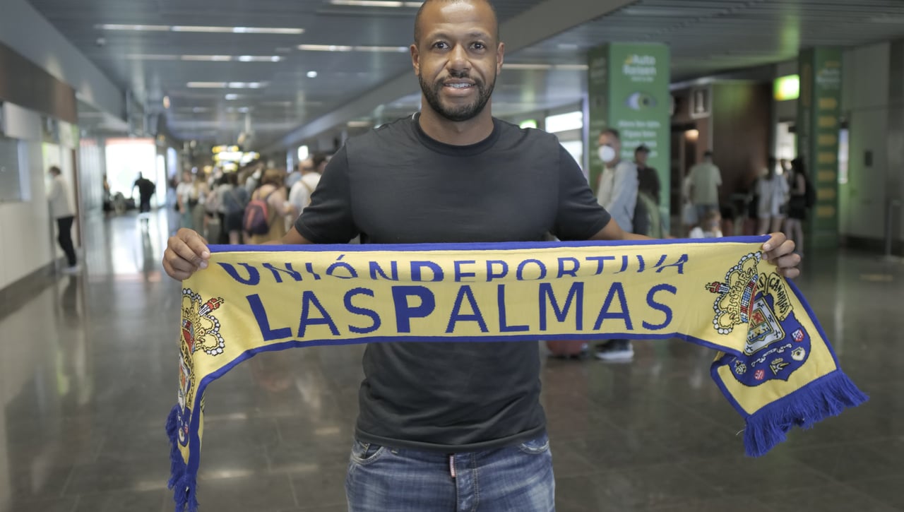 Sidnei vuelve a España para luchar por el ascenso