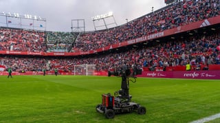 Un ascenso con recortes en La Cartuja, otra caída libre en Nervión