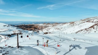 Esquiar en Sierra Nevada, tirado de precio