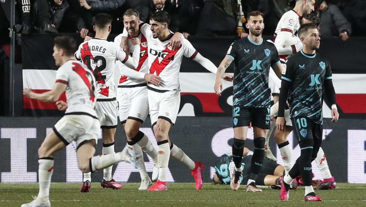 Rayo Vallecano 2-0 Almería: Este Rayo se cree el sueño europeo