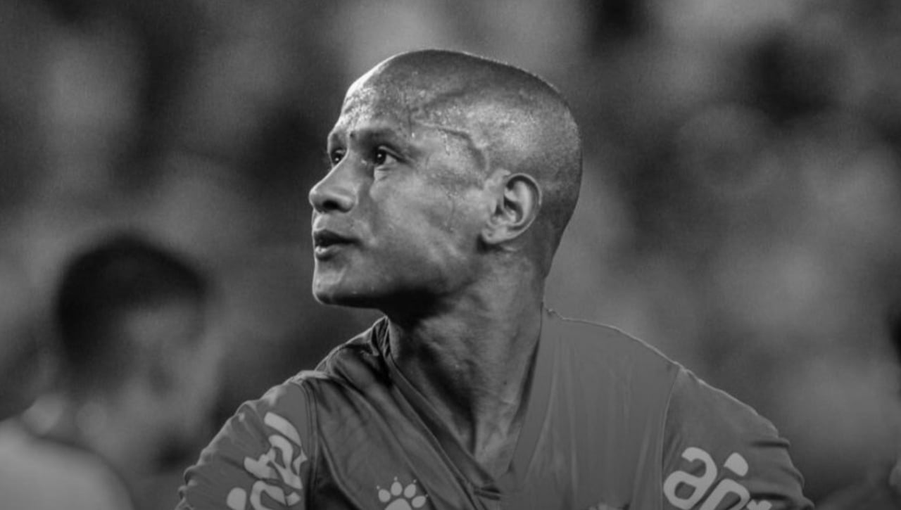 Luto en el fútbol: Encuentran a un jugador muerto en su habitación de hotel