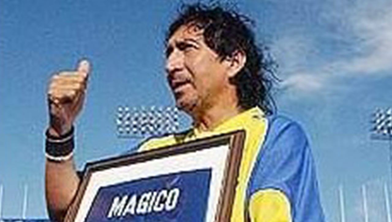 El Cádiz ficha al mítico Mágico González