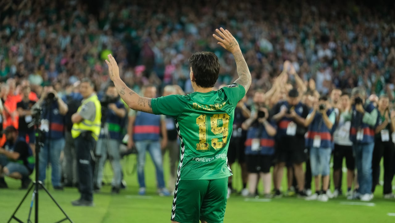 La duración y cifras del contrato de Bellerín, que ya espera el OK del Betis