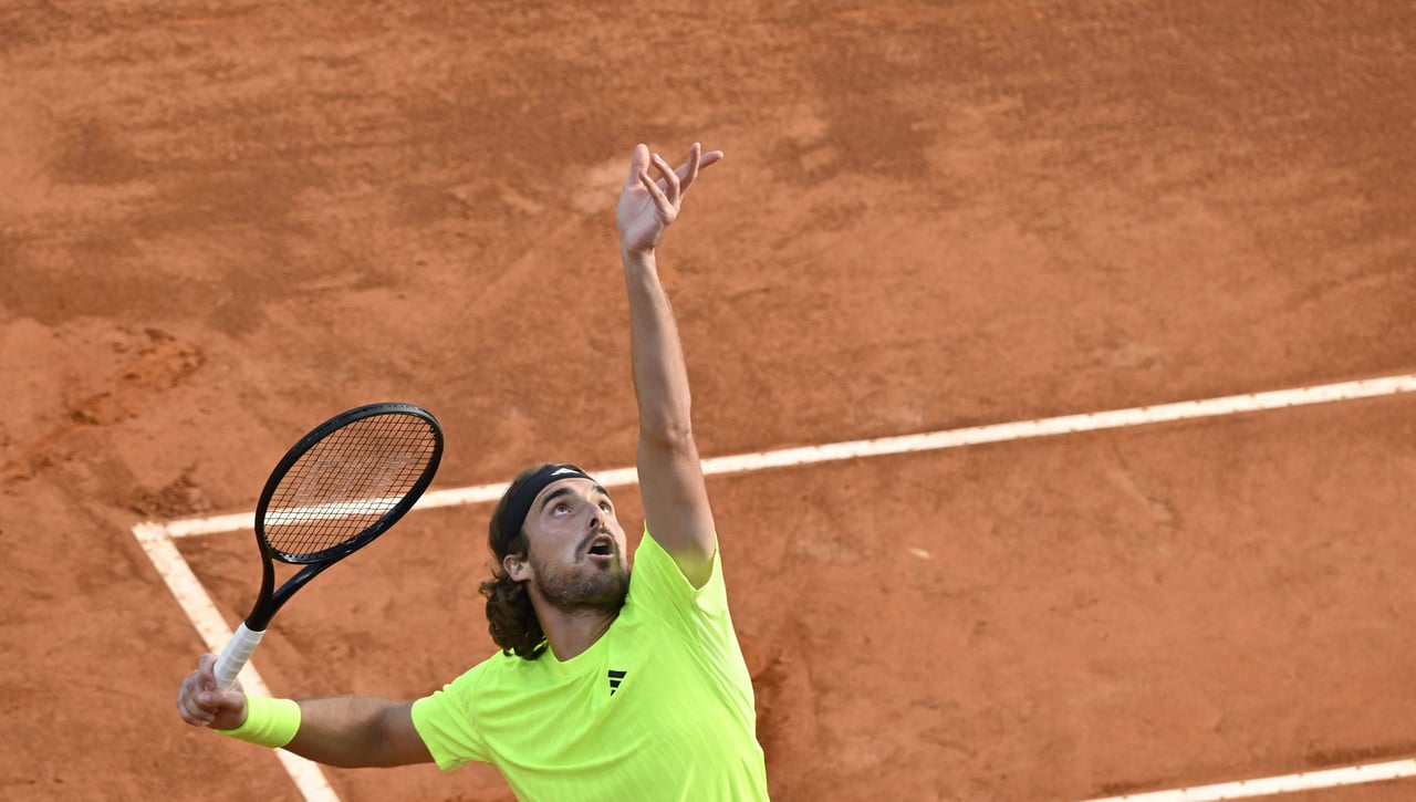 Tsitsipas evita un nuevo bombazo en Montecarlo