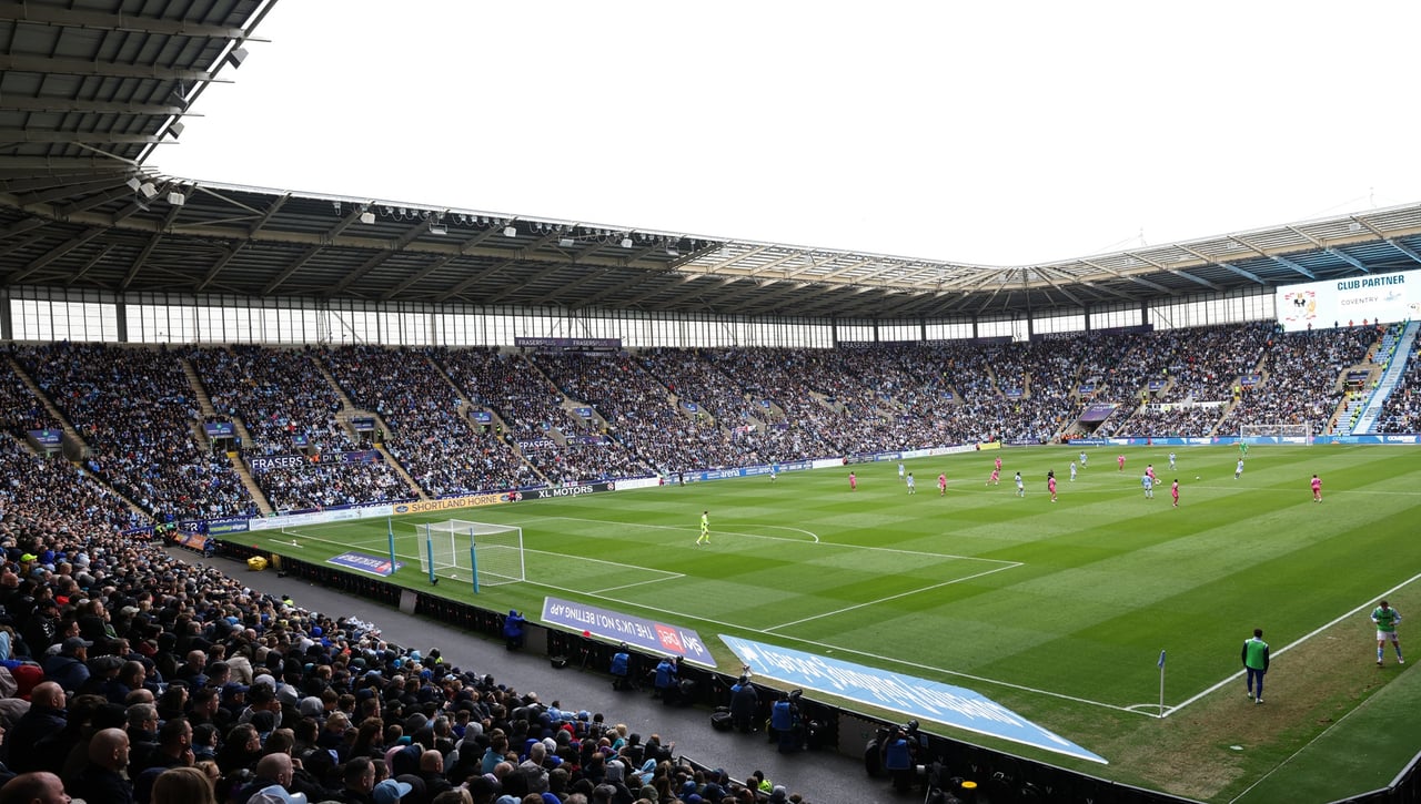 El primer amistoso cerrado de una pretemporada más accesible
