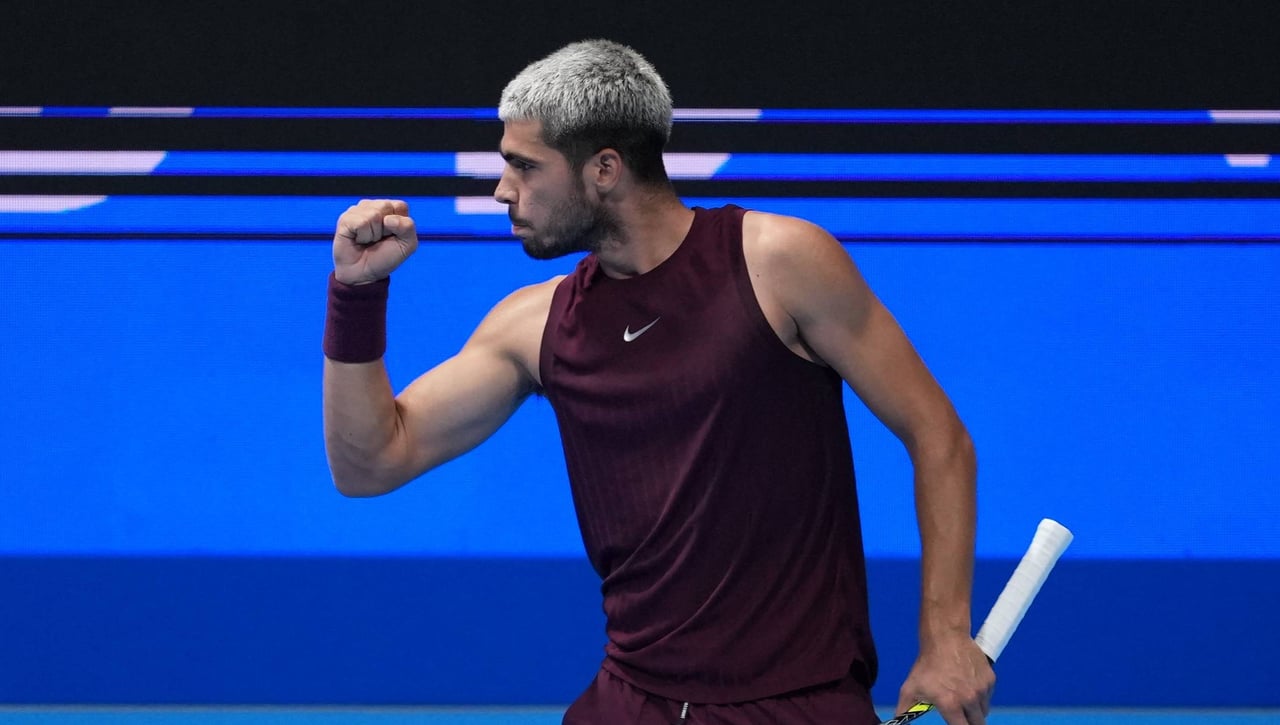 Carlos Alcaraz debuta con ventaja en el Six Kings Slam