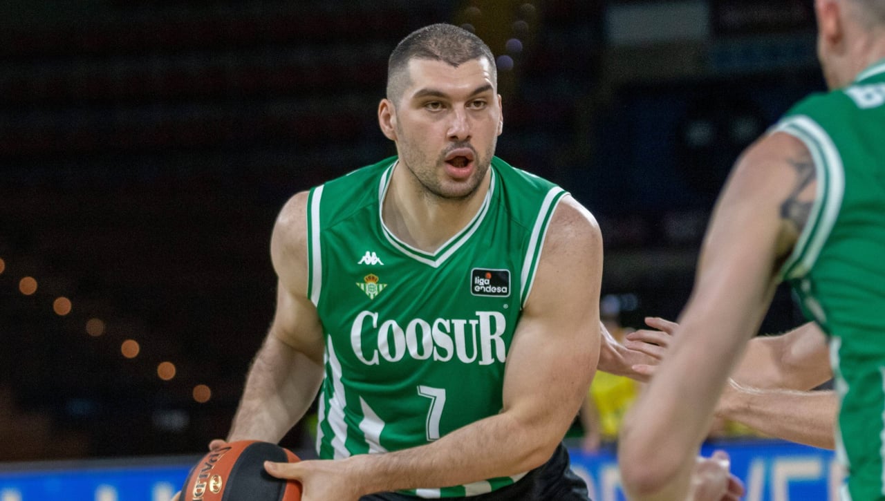 El Covirán Granada hurga en la herida del Baloncesto Sevilla