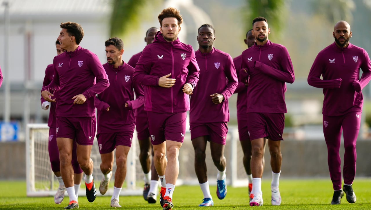 Frenazo a la 'operación salida': las pegas de Januzaj, Gattoni, Jordán y Rafa Mir