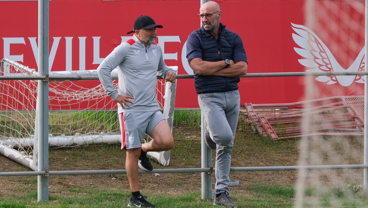 Consenso en el Sevilla: un central y un delantero... por lo menos