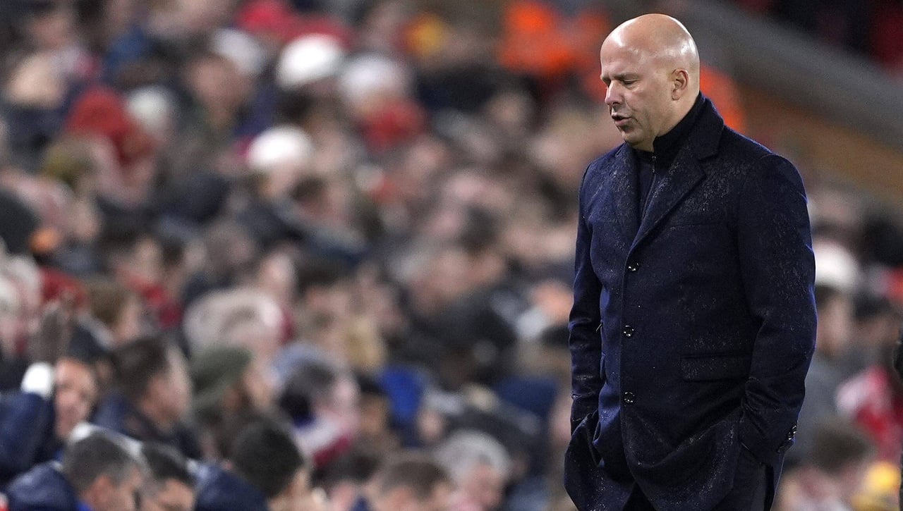 Arne Slot sale al paso sobre los rumores de su despido del Liverpool: "Confían en mi trabajo"