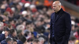 Arne Slot sale al paso sobre los rumores de su despido del Liverpool: "Confían en mi trabajo"