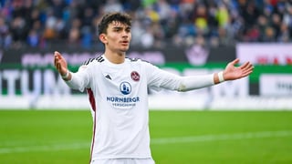 Un jugador pretendido por el Sevilla no puede evitar acabar llorando