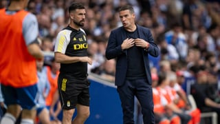 El viento sacude El Requexón y obliga al Real Oviedo a reforzar las lonas que colocó Paunovic