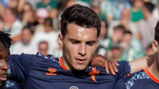 Claudio Giráldez se posiciona con Douvikas