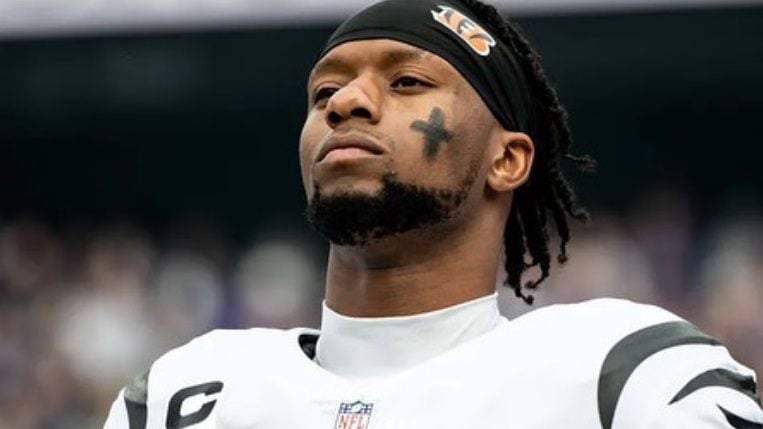 El jugador de la NFL acusado de apuntar con un arma de fuego a una mujer: "Deberían reventarte"