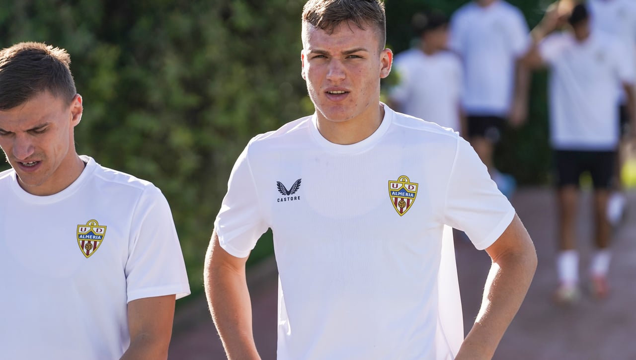Llega siguiendo la estela de Sadiq como una joven promesa: ahora, el nuevo fichaje del Almería 'reta' al Madrid