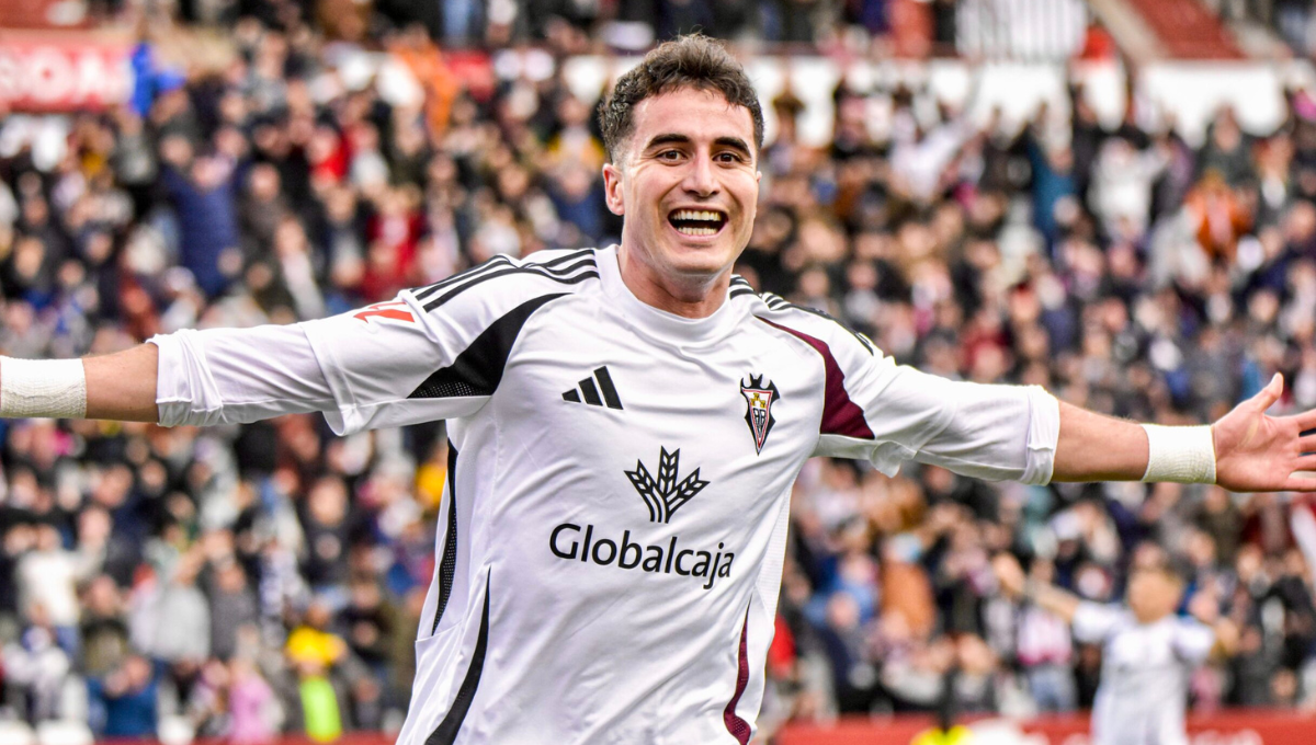 Varios equipos de Primera División y del extranjero se vuelven a interesar por Jon Morcillo