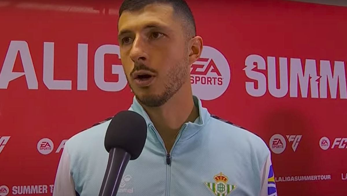 Los jugadores del Betis ven la botella medio llena