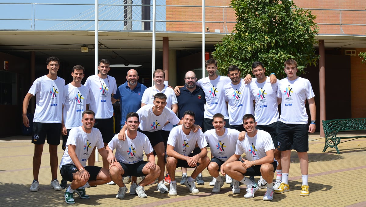 El equipo de baloncesto de la US, rumbo a Polonia