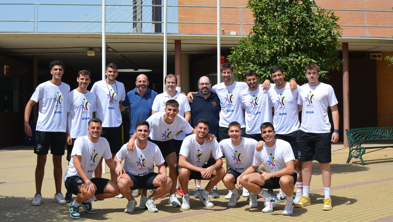 El equipo de baloncesto de la US, rumbo a Polonia
