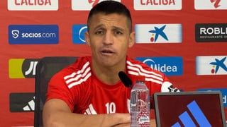 Alexis Sánchez explica su charla con Isaac Romero y analiza la falta de gol en el Sevilla: "Si no aprende ahora..."