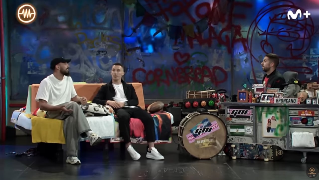 Borja Iglesias responde a las preguntas de 'La Resistencia' y Broncano le atiza: "Ahí si estás viendo puerta..."