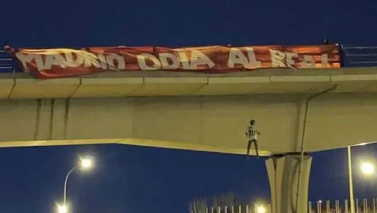 Identificados varios ultras del Frente Atlético por el muñeco de Vinicius en un puente de Madrid