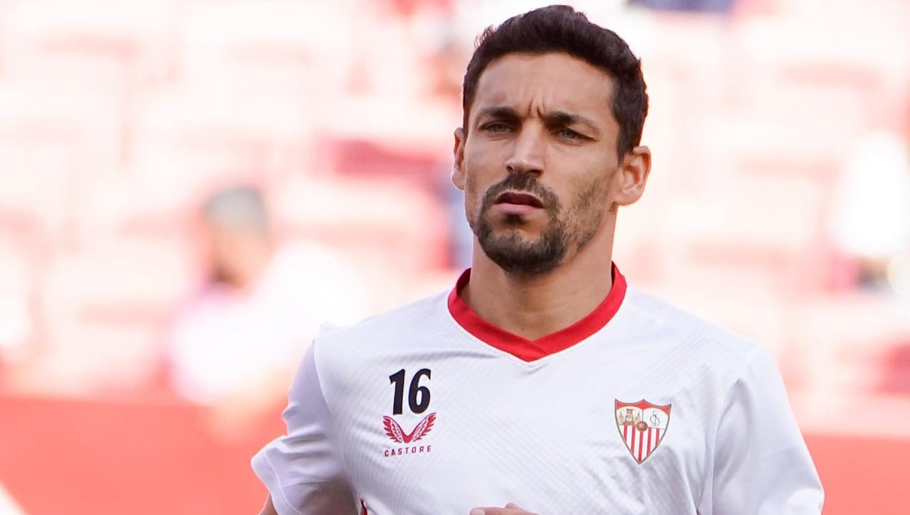 "Jesús Navas se fue llorando" y el Sevilla se queda sin defensas 