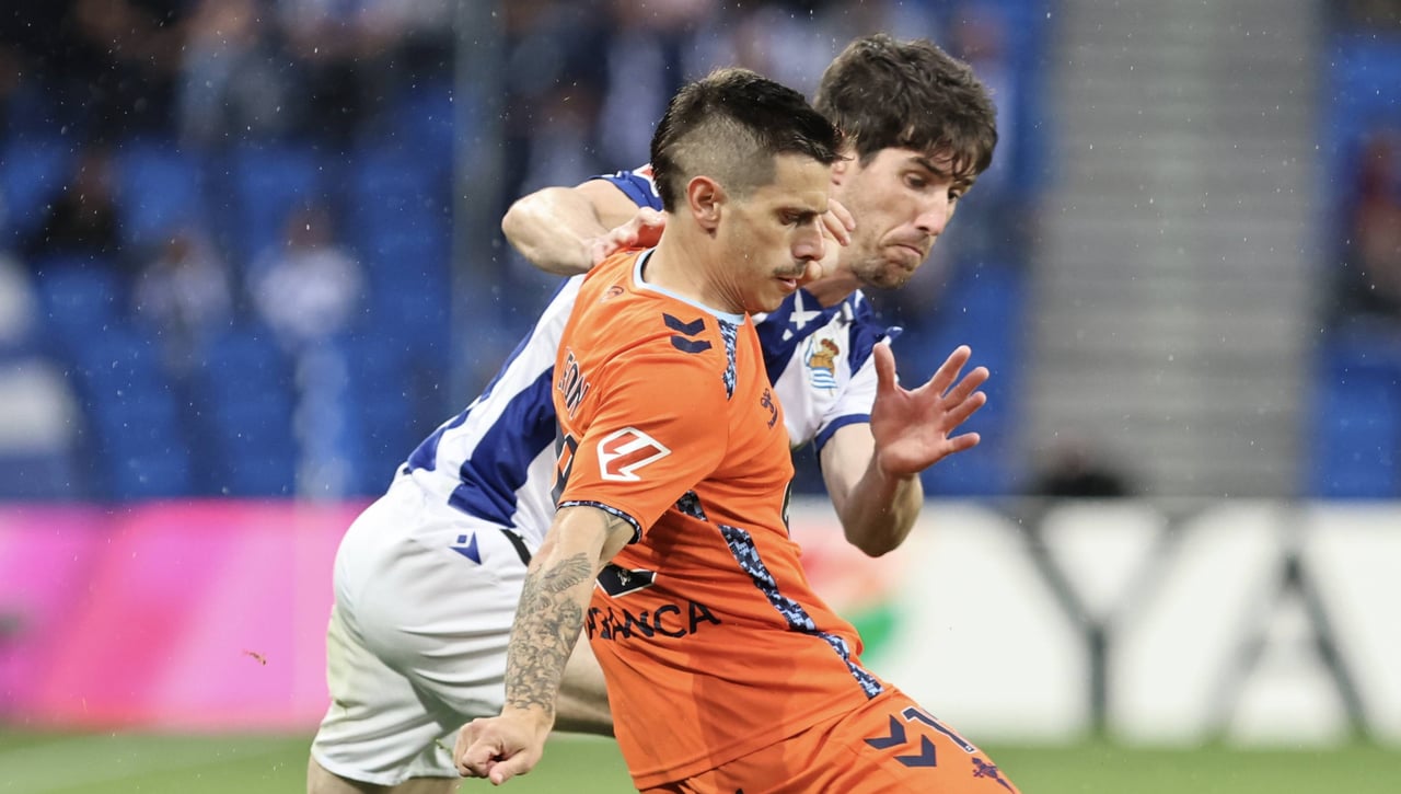 Alfon despeja el balón al ser preguntado por su futuro