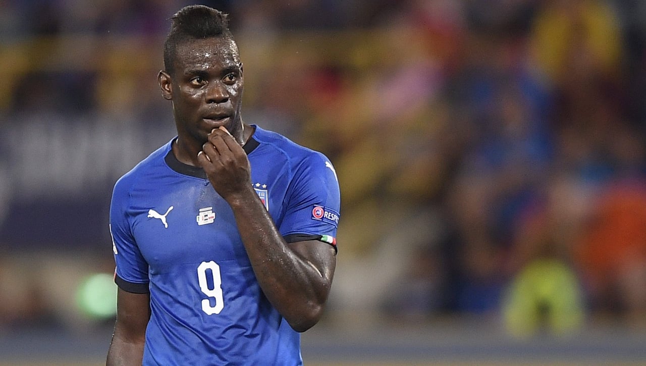 Balotelli ya se paga solo en el Intercity