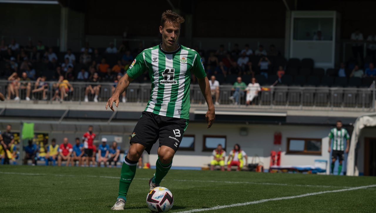 Ya se conoce la primera del Betis, se ha filtrado una imagen real de la segunda equipación... y sueñan con esta tercera