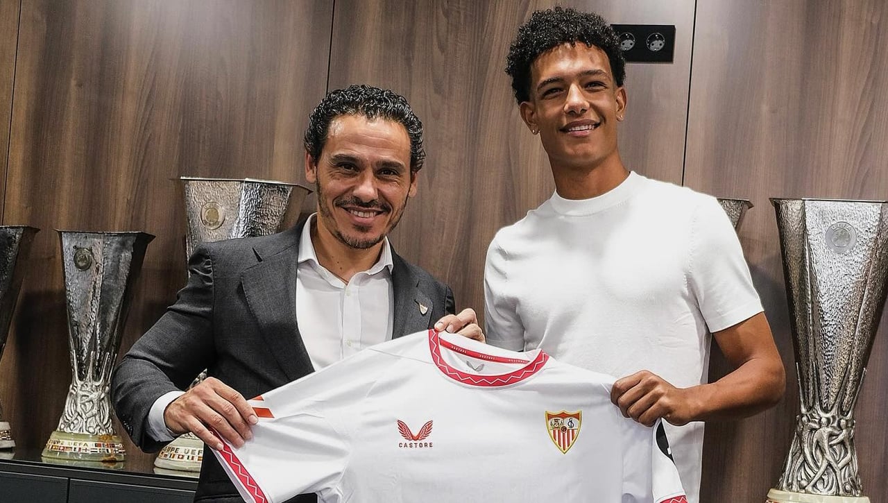 El escaparate para Antonetti con un mercado aún abierto