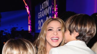 Shakira triunfa en los Latin Grammy con el Sevilla FC de fondo