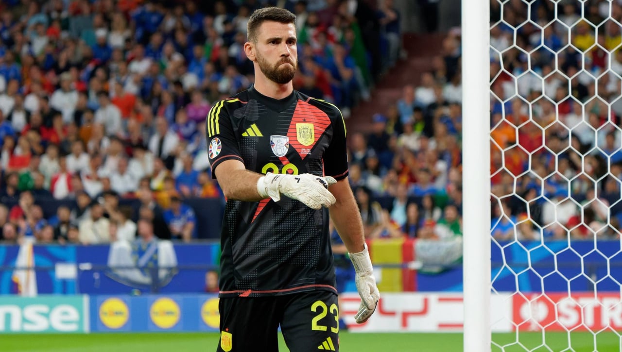 El Gobierno manda un recado a Unai Simón y aplaude a Vinicius