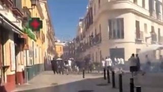 En vídeo, brutal pelea entre ultras del Real Madrid y la Policía, y también con radicales de Osasuna