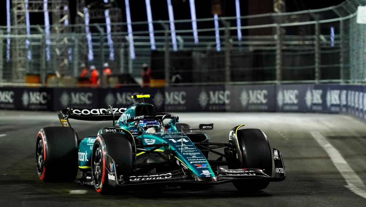 Carrera F1 GP Las Vegas 2023: Fernando Alonso y Carlos Sainz firman una espectacular remontada y Verstappen gana