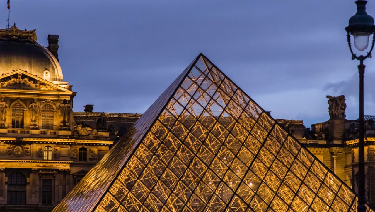 'Louvre' como contraseña: el fallo de seguridad detrás del robo al museo más famoso del mundo