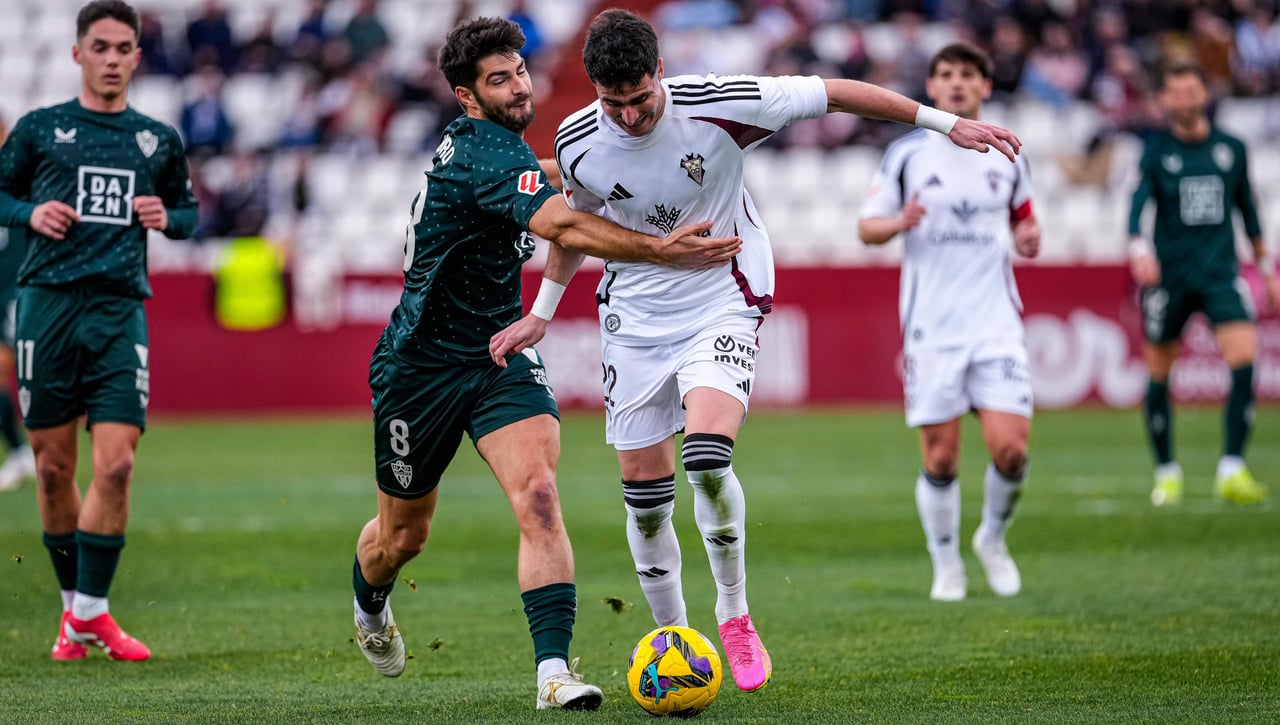 Así queda la clasificación de LaLiga Hypermotion, tras el triunfo del Zaragoza y el pinchazo del Almería en la jornada 24 de Segunda división