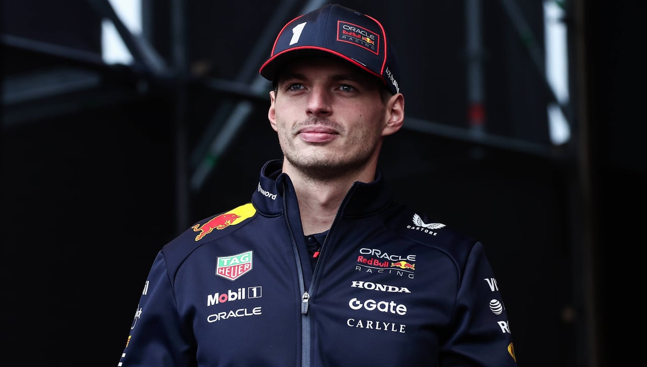 El representante de Verstappen la lía con su futuro