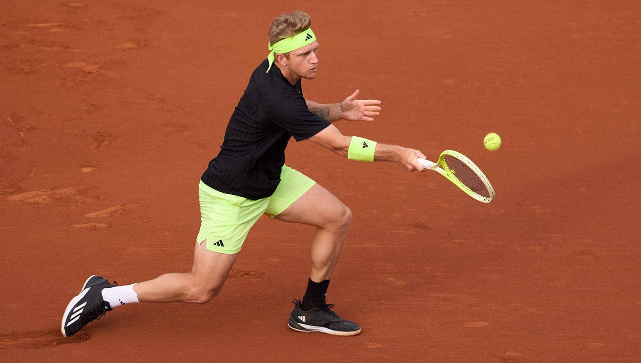 La nueva estrella del tenis español arrasa a una leyenda en el Conde de Godó