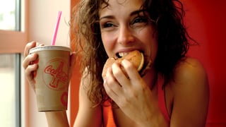 Solo para valientes: el reto de la hamburguesa XXL con premio