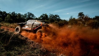Los Toyota mandan, Carlos Sainz tiene su primer mal día y Al-Attiyah es el nuevo líder del Dakar