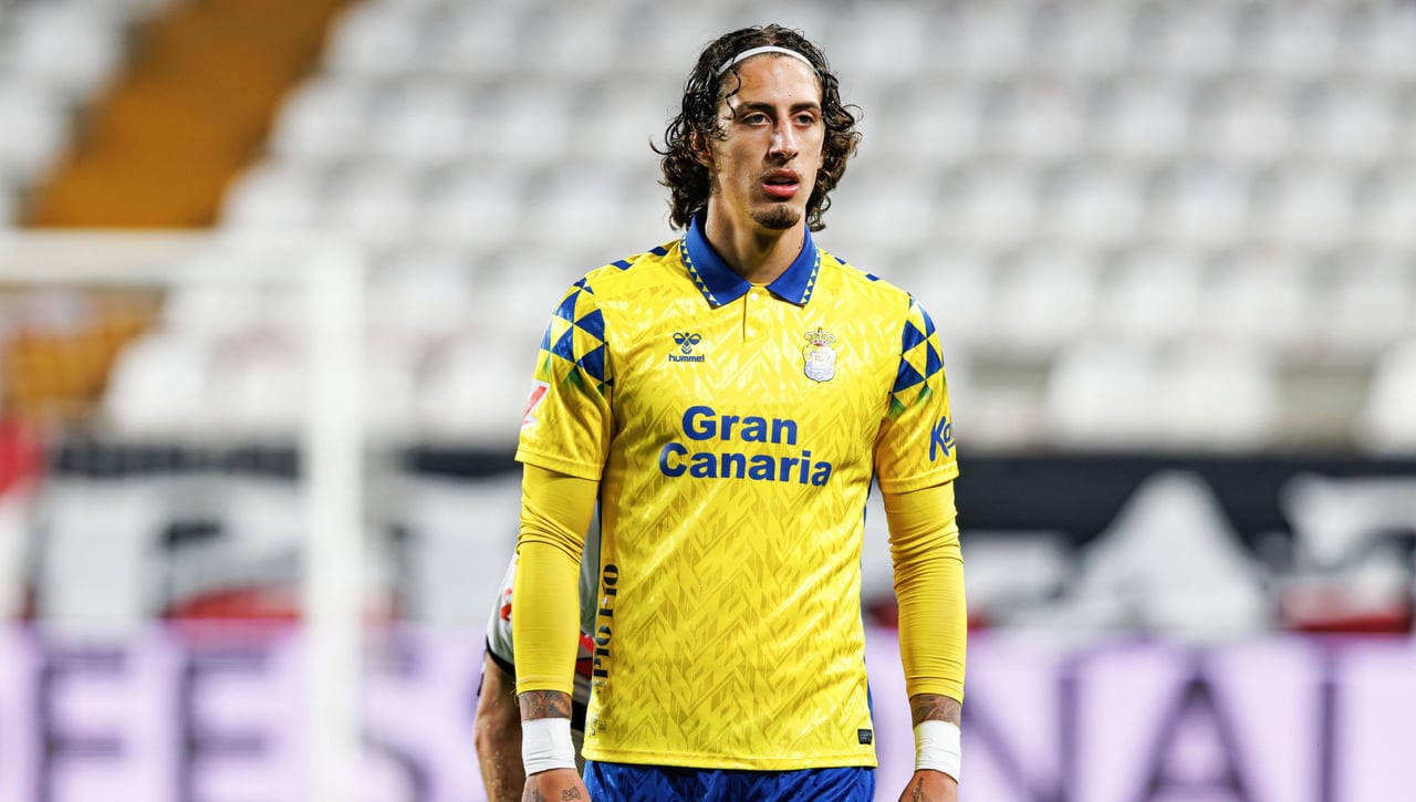 Fábio Silva, en el aire