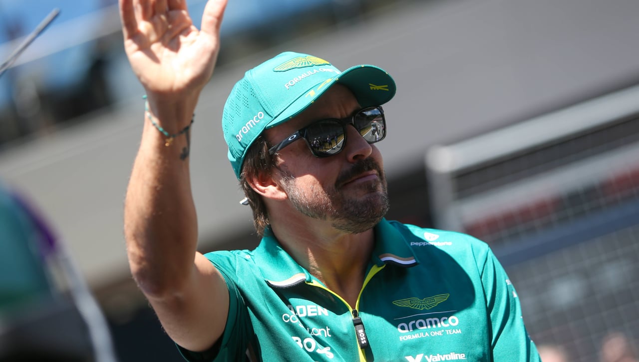 Fernando Alonso se convierte en británico
