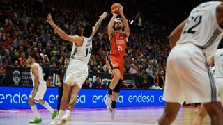 El Valencia da un golpe a la ACB y el Barça encuentra consuelo